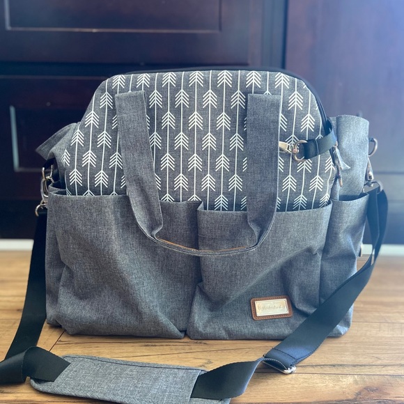 Leke Diaper Bag/bottle cooler - Picture 2 of 6